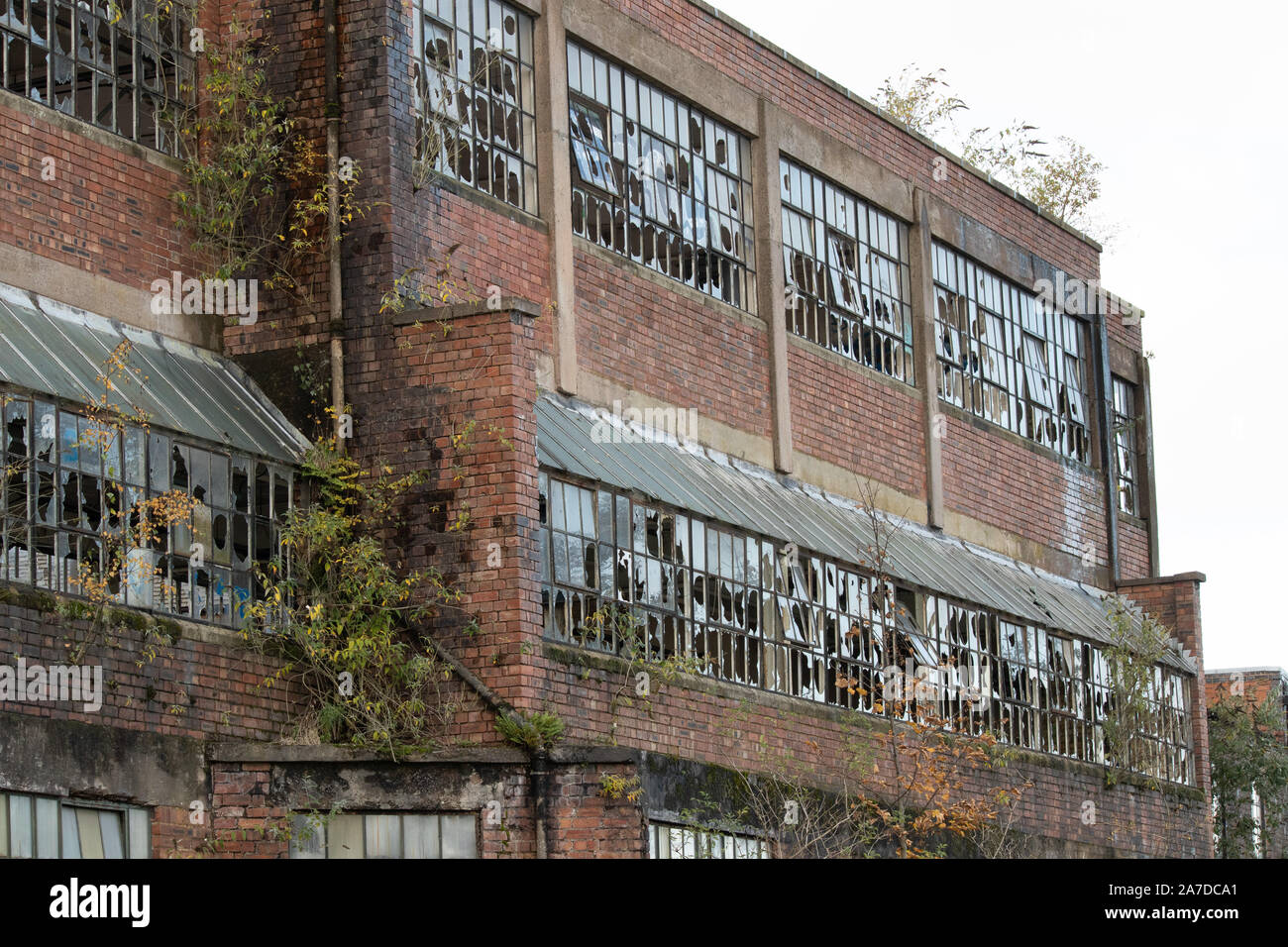 Atherstone hat factory, Coventry canal, Atherstone. The dilapidated building has stood empty and is now set to become housing for the elderly. Stock Photo