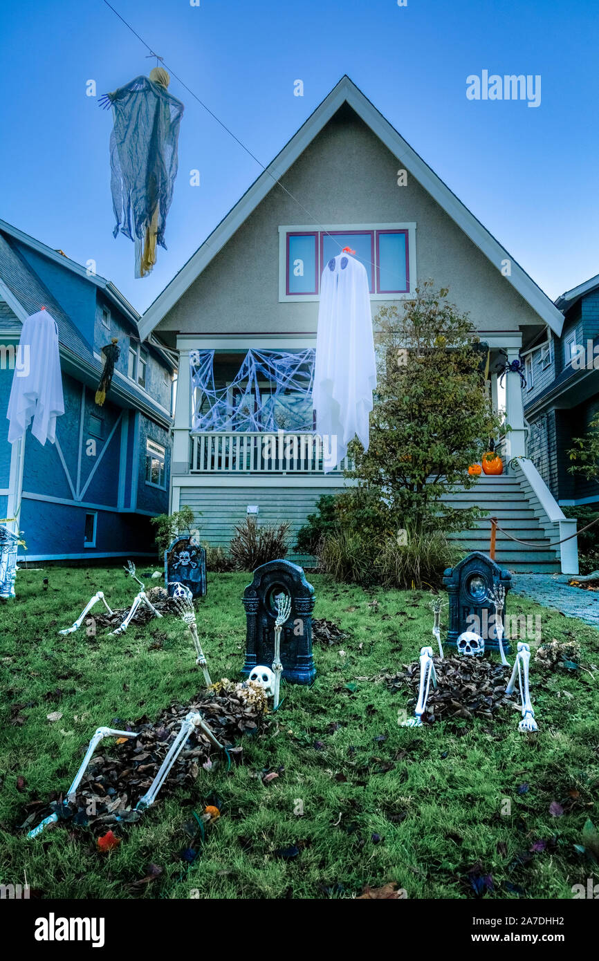 Skeletons halloween hires stock photography and images Alamy