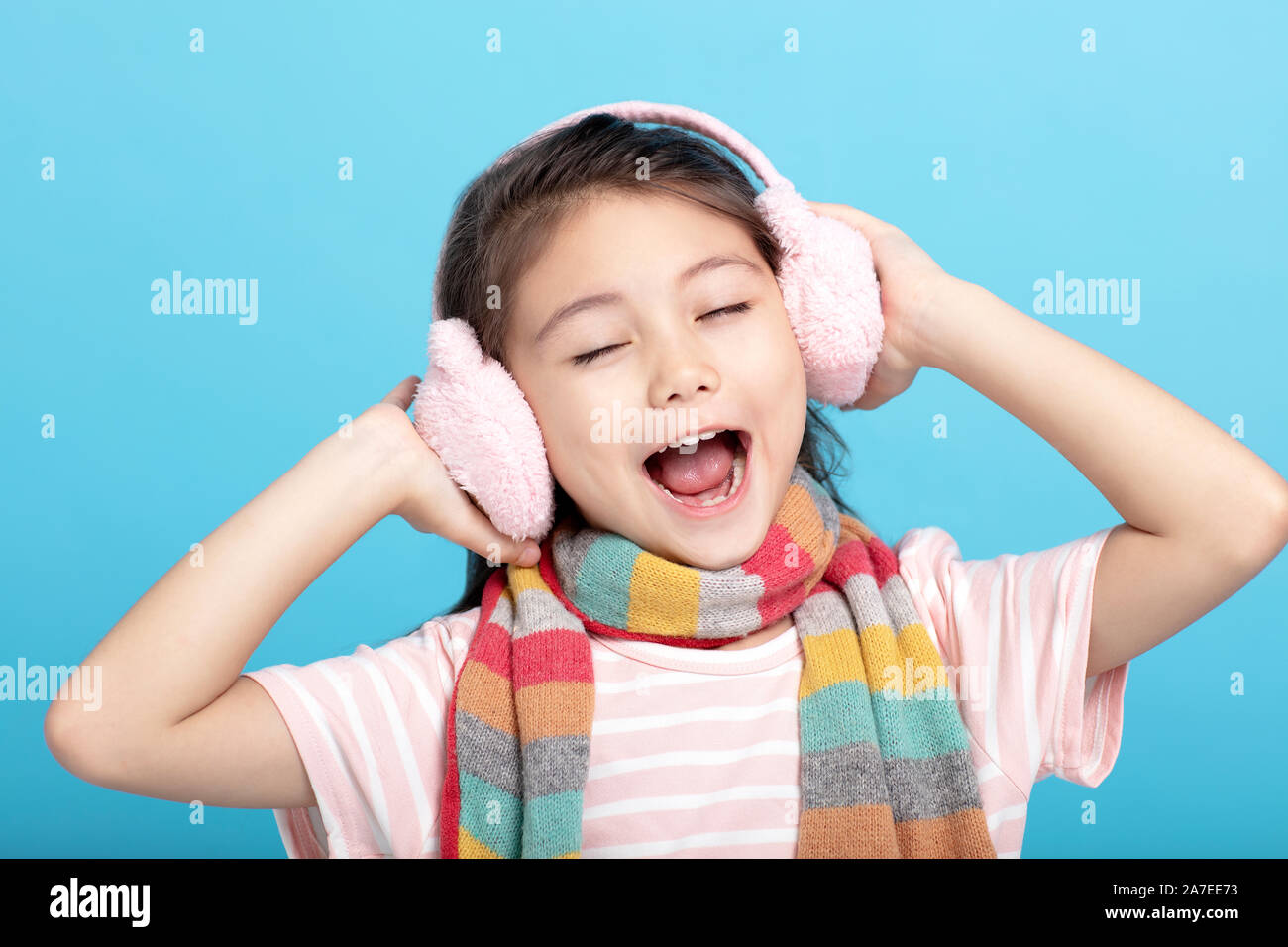 portrait of smile little girl in winter clothes Stock Photo - Alamy