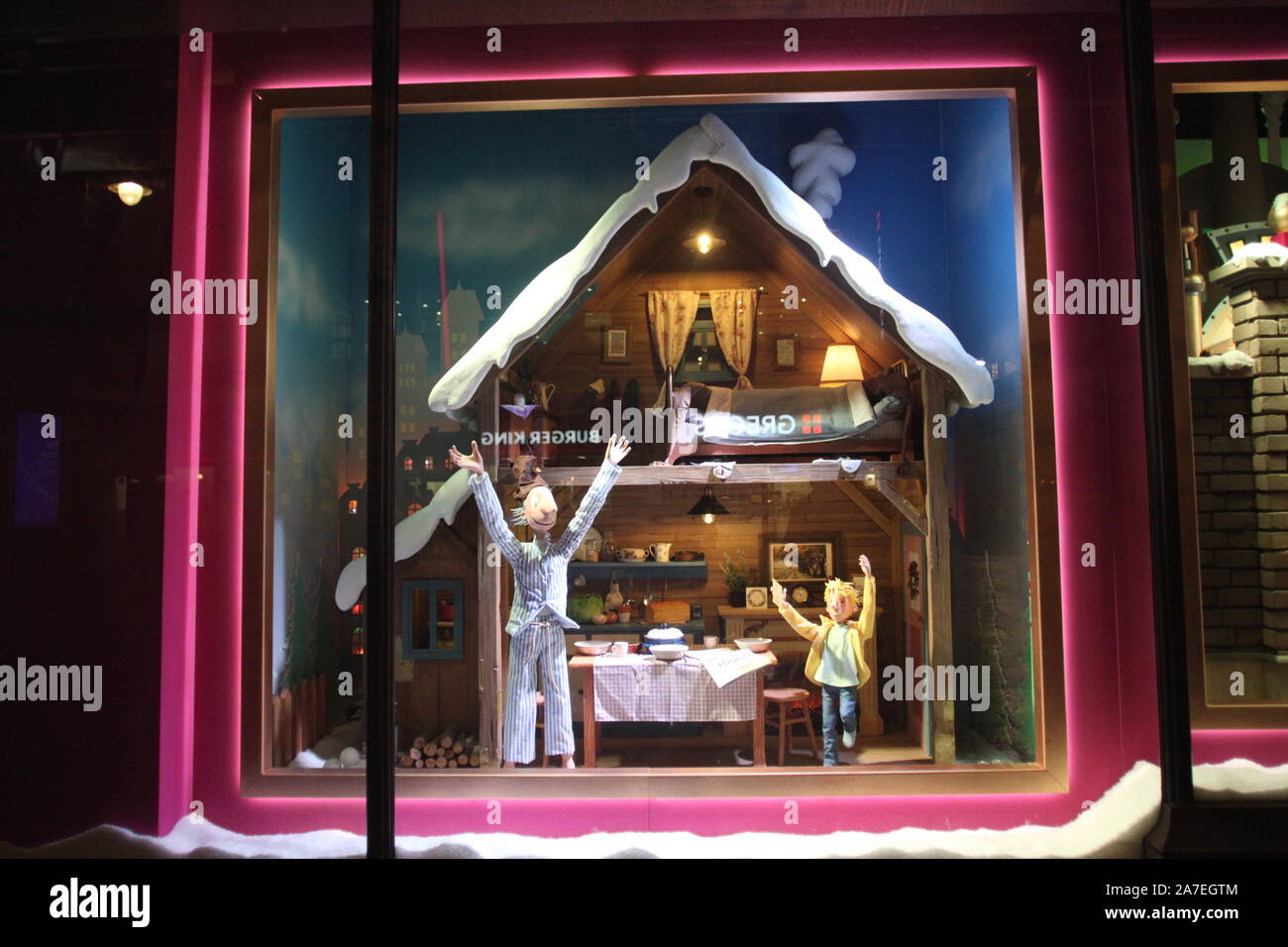 Newcastle upon Tyne, UK, 1st Nov, 2019, Fenwick Christmas Window revealed as Charlie and the Chocolate Factory on Northumberland Street, Credit: David Whinham/Alamy Live News Stock Photo