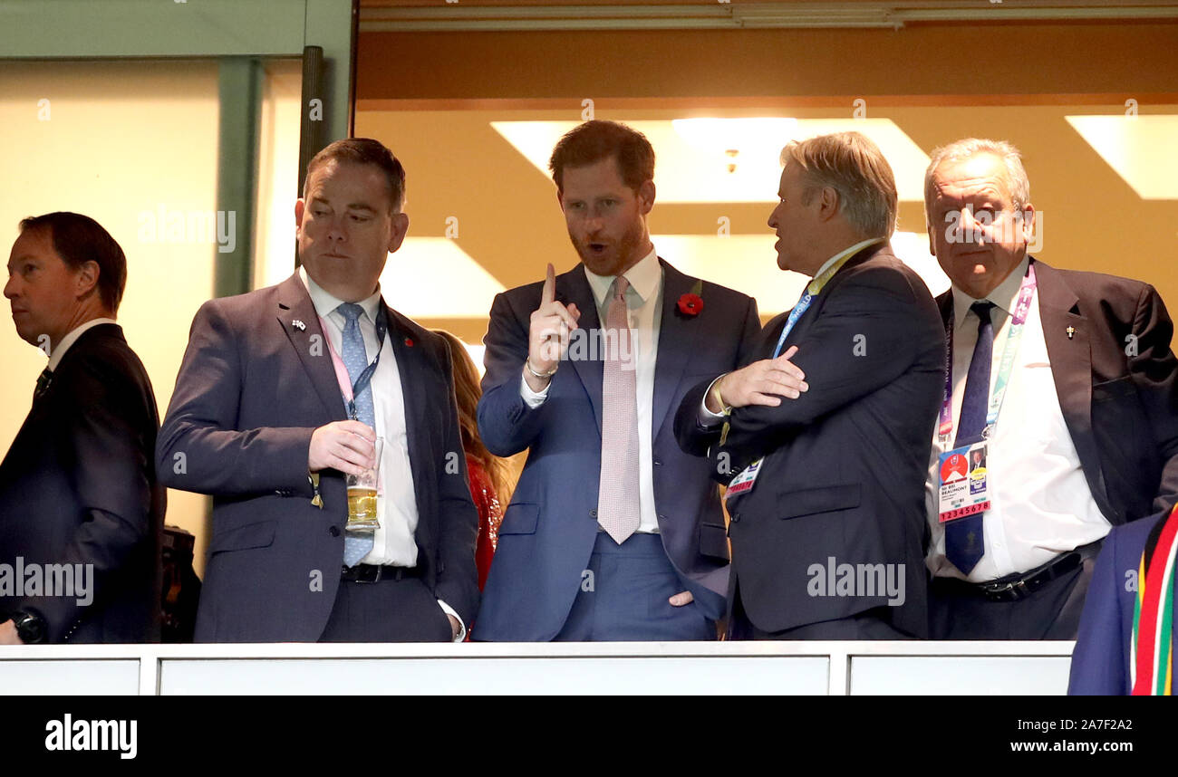 The Duke of Sussex (centre) prior to the 2019 Rugby World Cup final match at Yokohama Stadium. Stock Photo