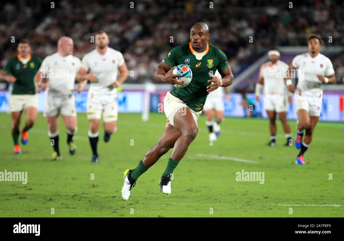 South Africa's Makazole Mapimpi scores his sides first try during the