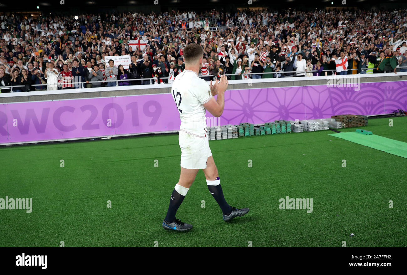 England's Owen Farrell applauds the fans after the 2019 Rugby World Cup final match at Yokohama Stadium. Stock Photo