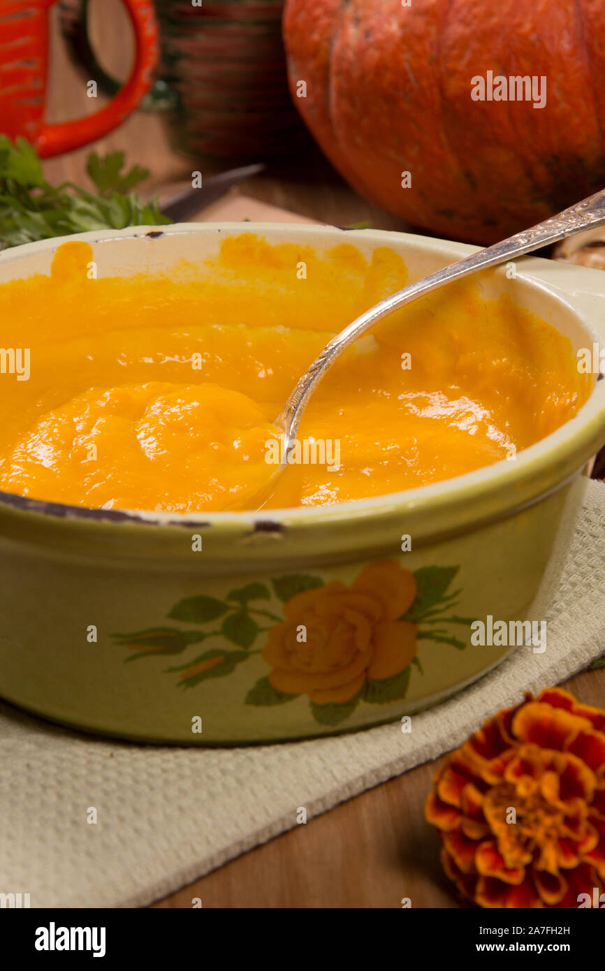 Cooking of souppuree from pumpkin Stock Photo Alamy