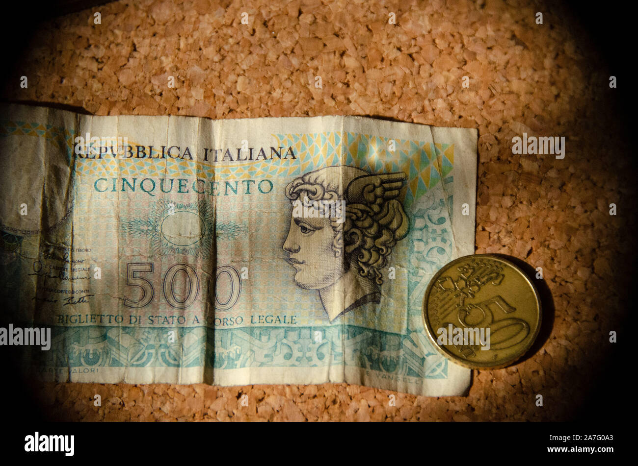 Monetary notes and coin of Italy lire and euro Stock Photo