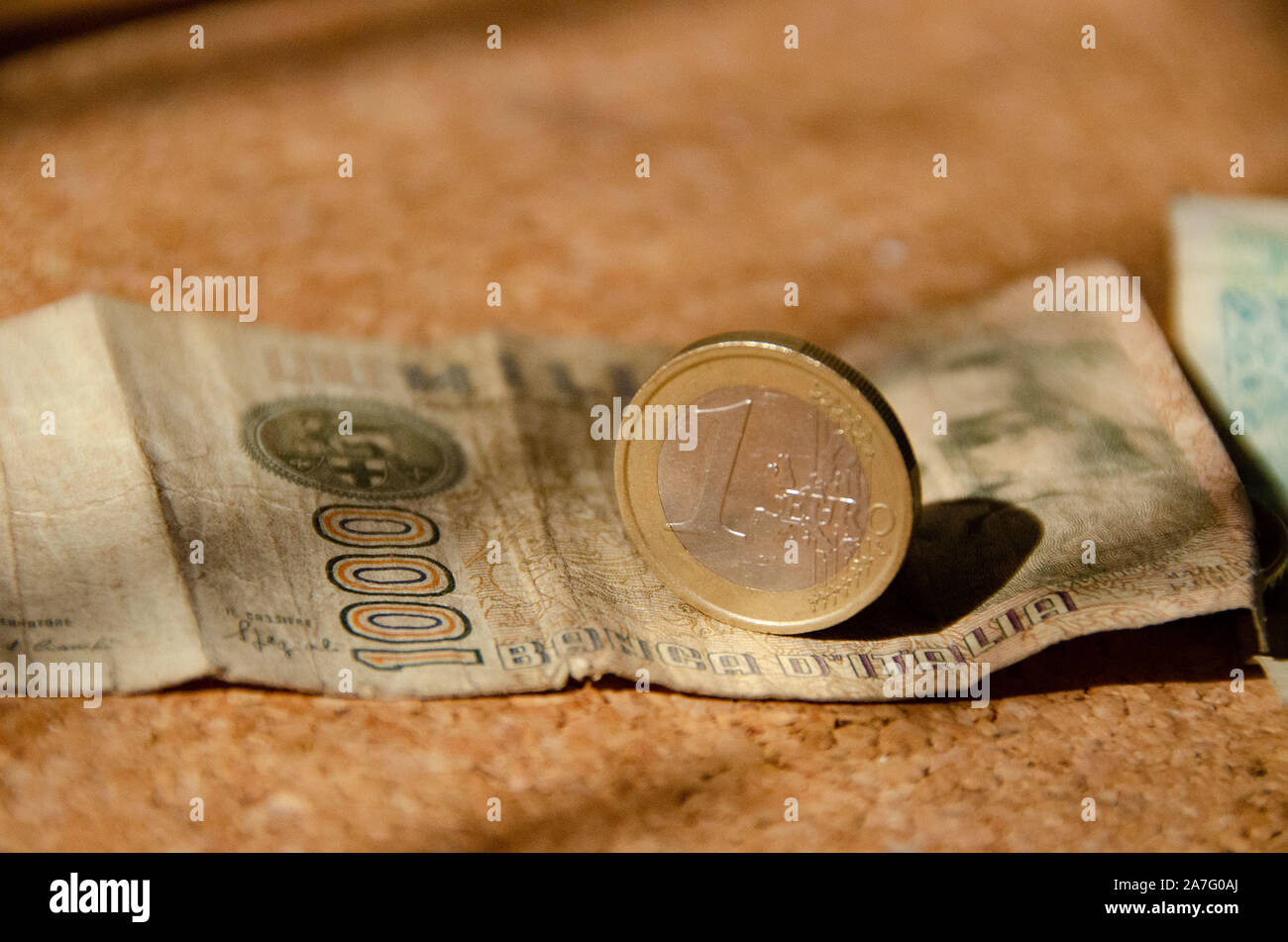 Monetary notes and coin of Italy lire and euro Stock Photo
