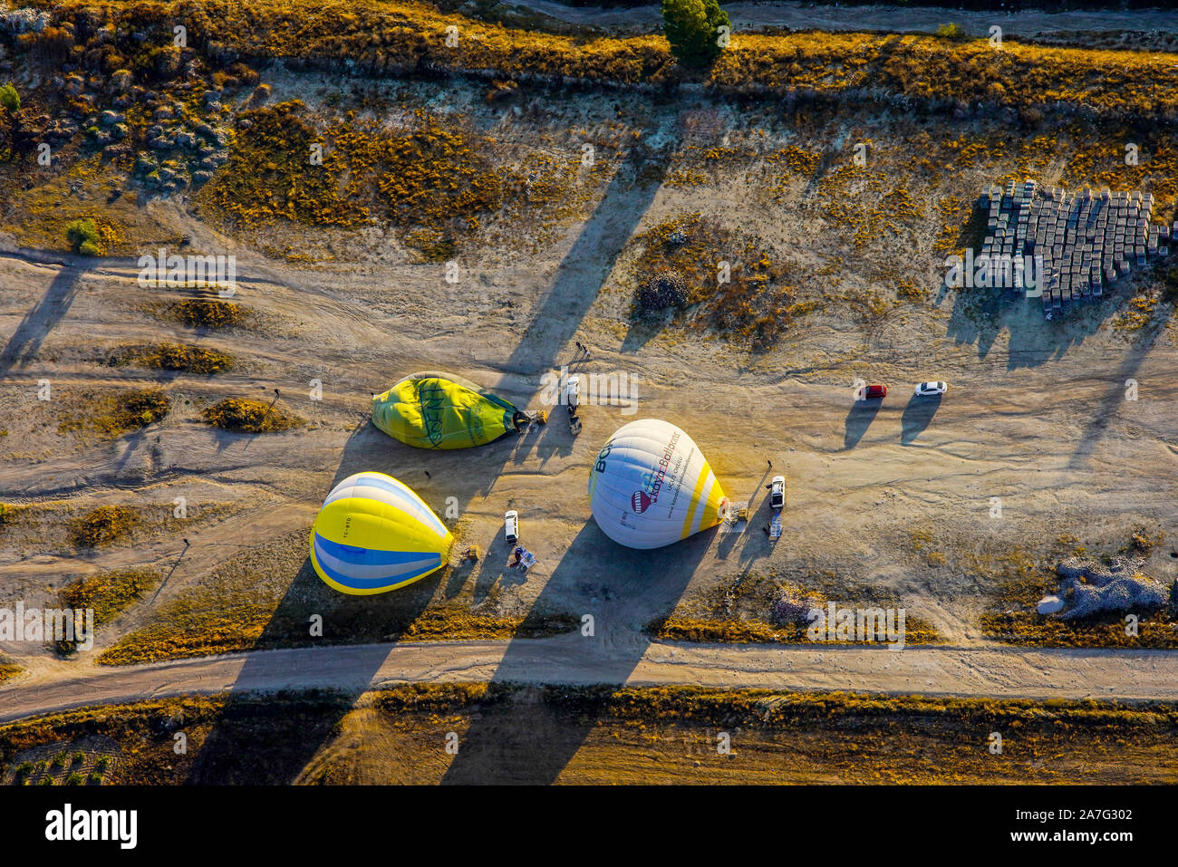 Hot air balloons on ground hi-res stock photography and images - Alamy