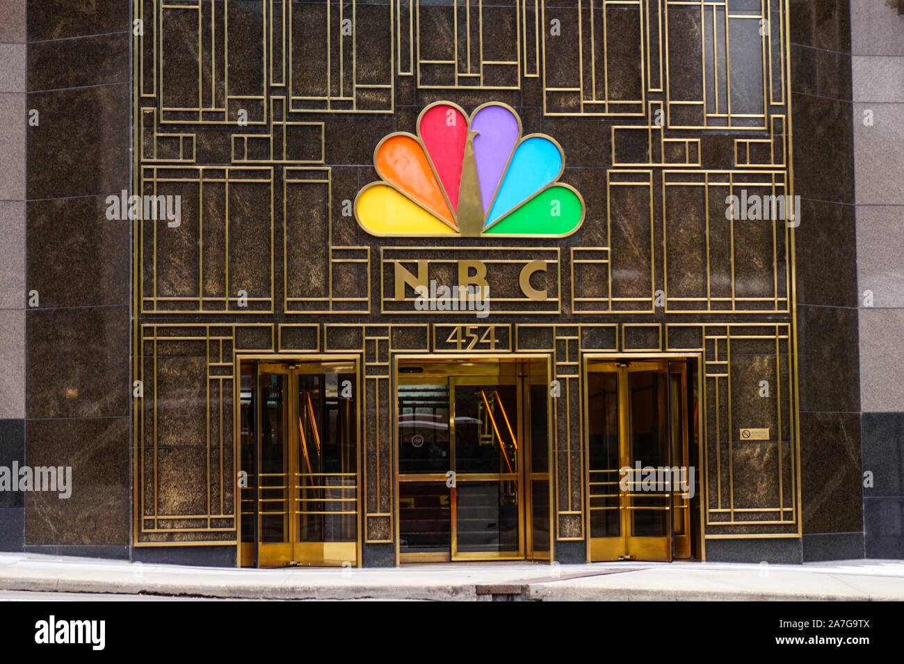 Nbc building entrance hi-res stock photography and images - Alamy