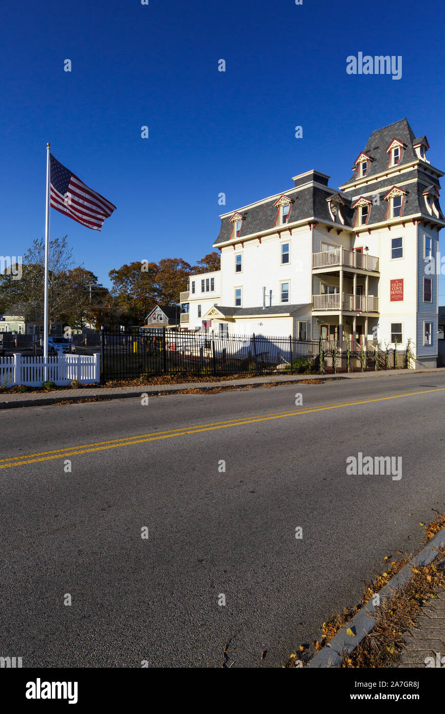Glen Cove Hotel In Onset Village In Wareham Massachusetts During The Autumn Months Built In 1883 This Is A Victorian Style Hotel Located Across The Stock Photo Alamy