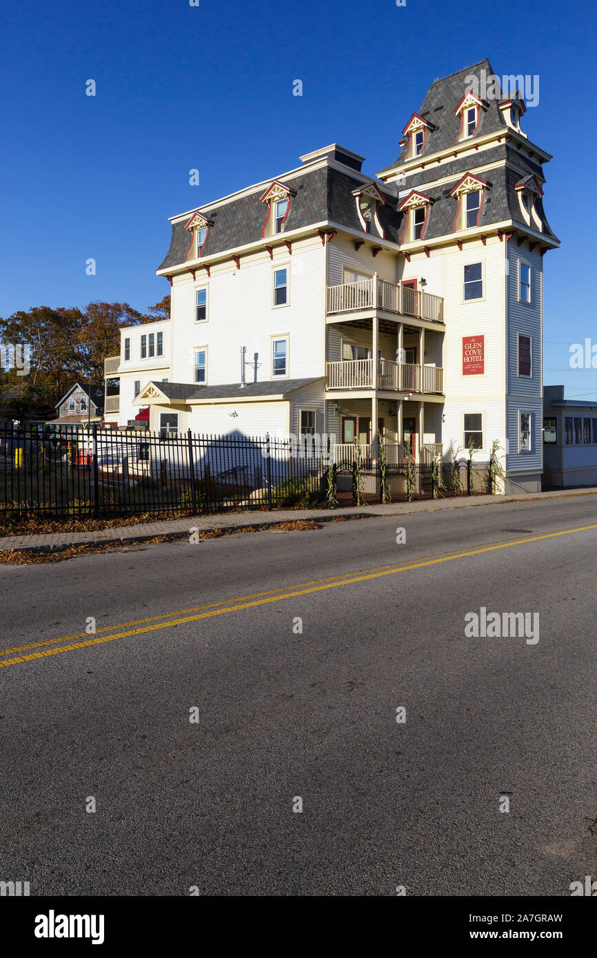Glen Cove Hotel In Onset Village In Wareham Massachusetts During The Autumn Months Built In 1883 This Is A Victorian Style Hotel Located Across The Stock Photo Alamy
