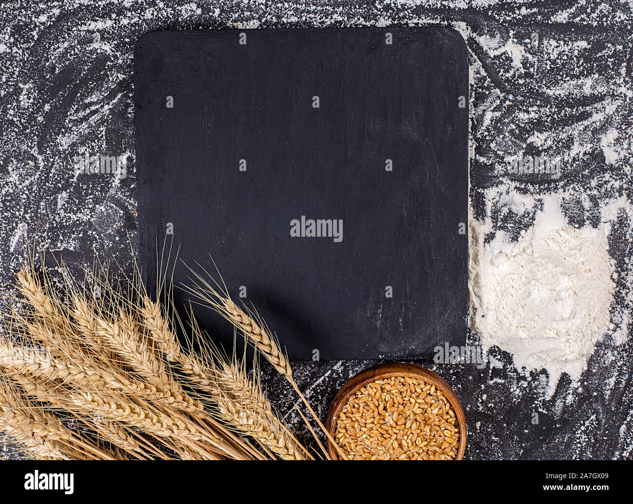Frame Flour black frame with wheat ears of wheat and flour Stock Photo - Alamy