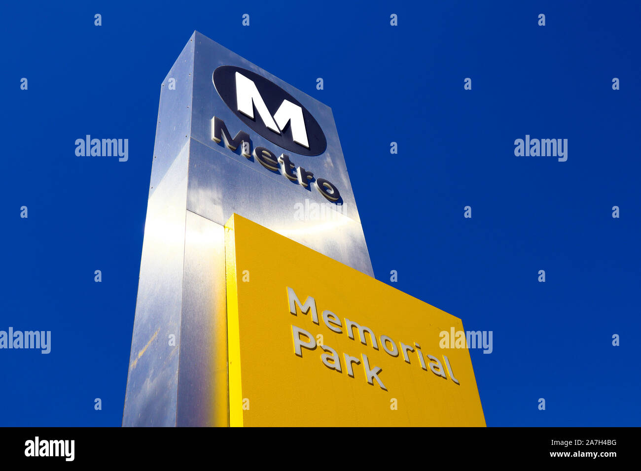 PASADENA (California) Memorial Park Metro Rail Gold Line Station Stock ...