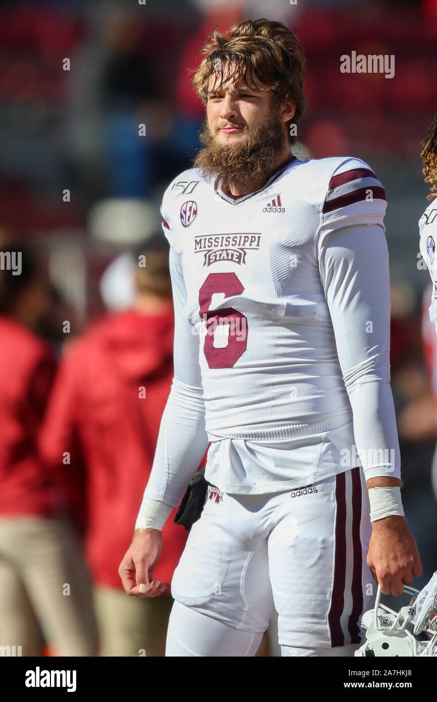 Catch His Breath. 2nd Nov, 2019. Garrett Shrader #6 Bulldog QB takes off his helmet to catch his breath. Mississippi State defeated Arkansas 54-24 in Fayetteville, AR, Richey Miller/CSM/Alamy Live News Stock Photo