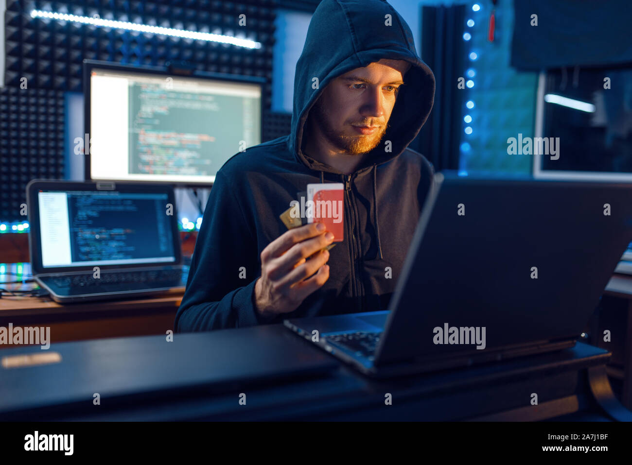 Laptop screen shows credit hi-res stock photography and images - Alamy