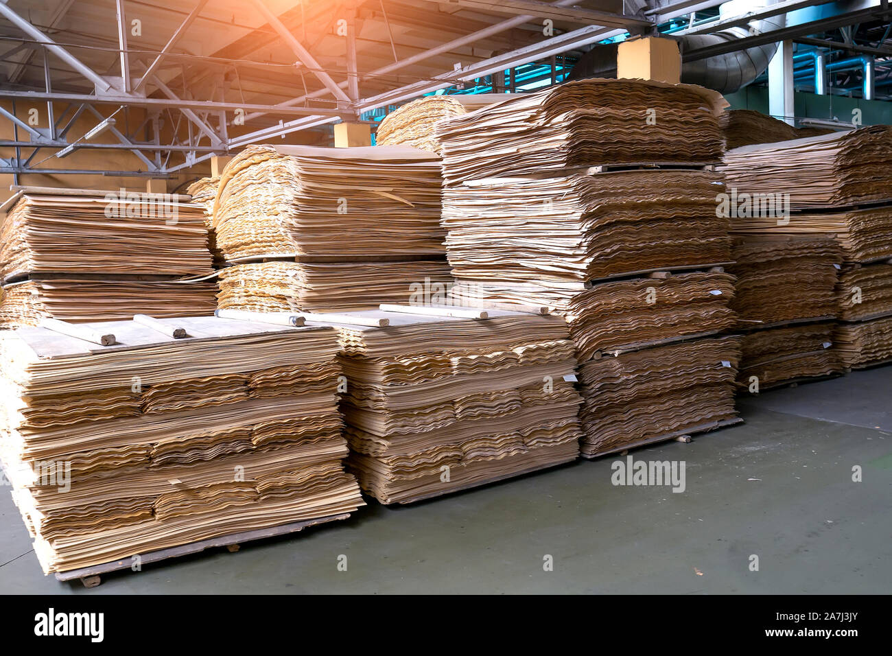 Racking board hi-res stock photography and images - Alamy
