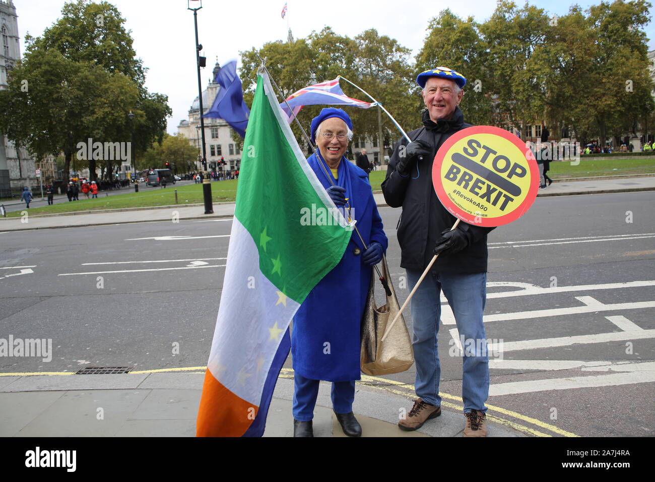 29 October 2019 London pro-Brexit and anti-Brexit campaigners outside the Houses of Parliament, London, UK Stock Photo