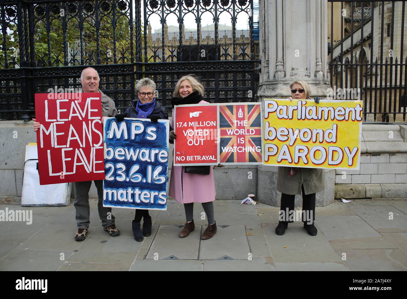 29 October 2019 London pro-Brexit and anti-Brexit campaigners outside the Houses of Parliament, London, UK Stock Photo