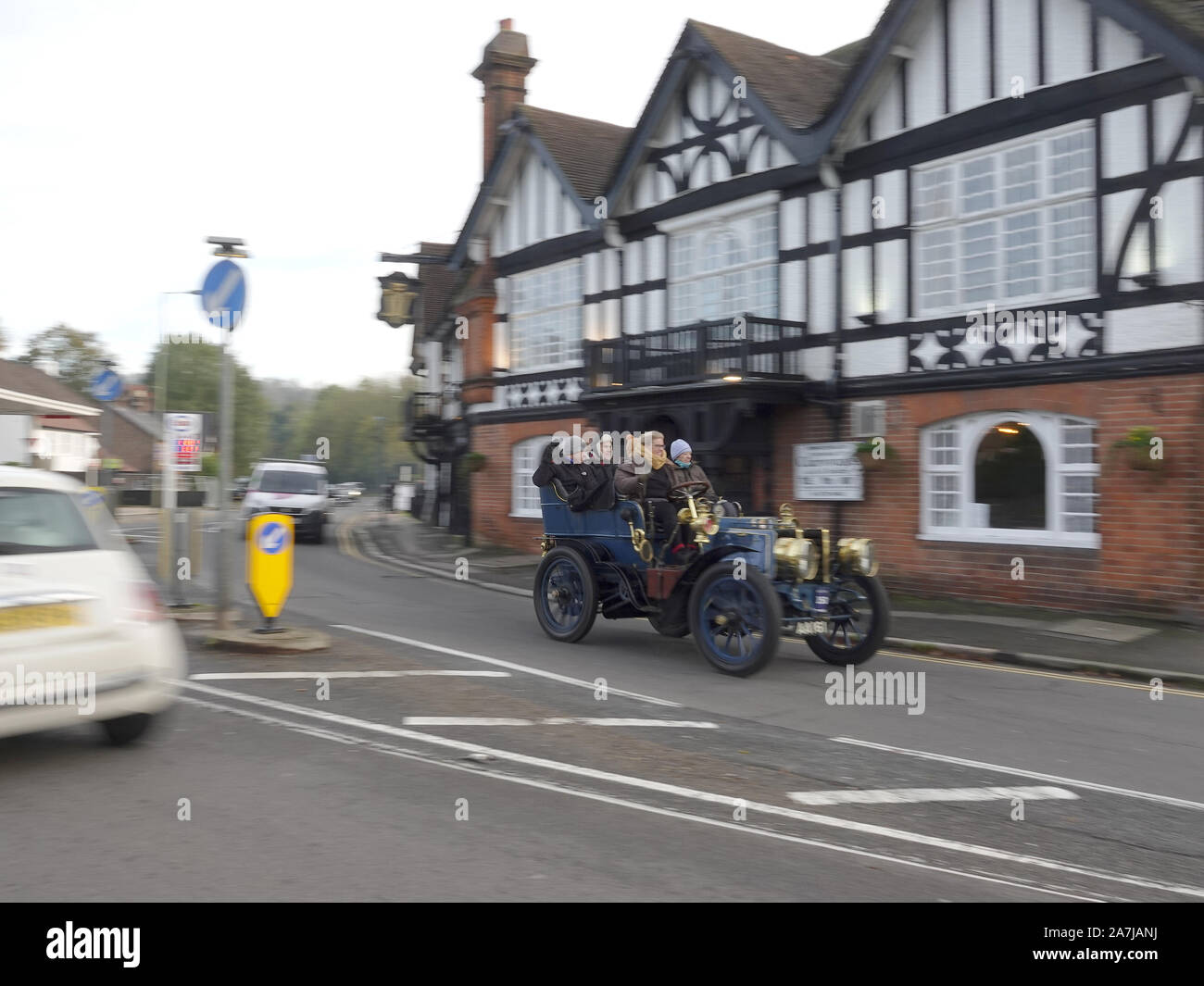 Merstham, Surrey, UK. 3rd Nov, 2019. Veteran cars on the Bonhams London
