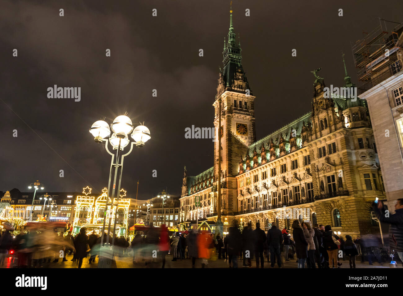 Hamburg, Germany - December 14, 2018: Christmas market (Weihnachtsmarkt) at Town Hall square in front of Hamburg Town Hall. The most popular and most Stock Photo