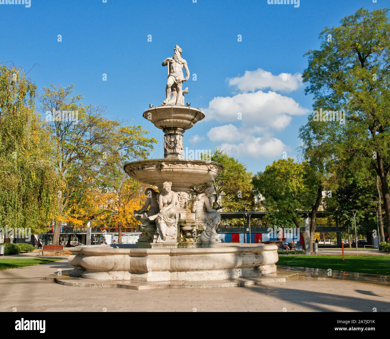 Danube (Danubius) Fountain in Elizabeth Square. Central Pest, Budapest Stock Photo Alamy