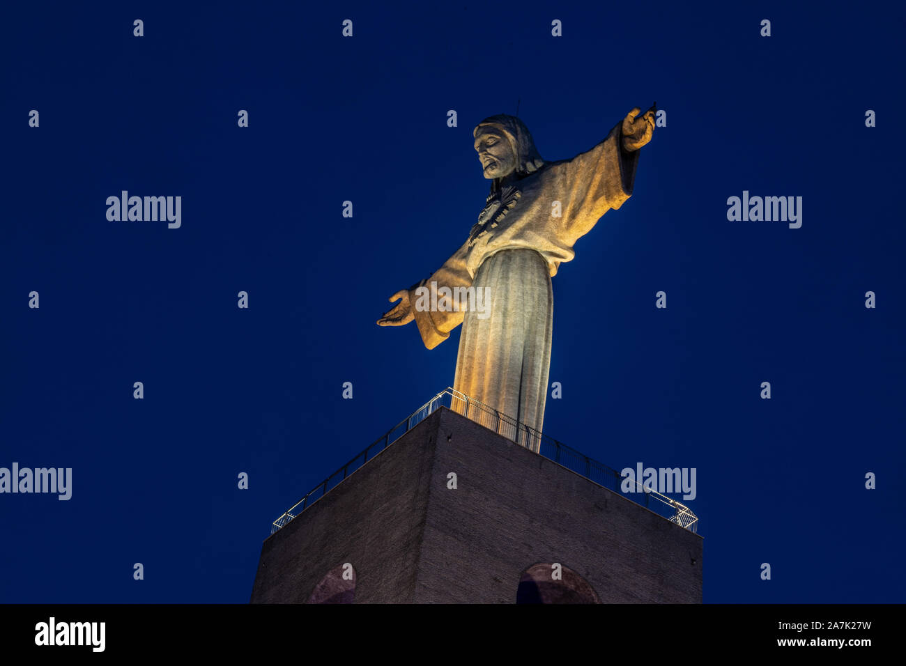 Christus rey hi-res stock photography and images - Alamy