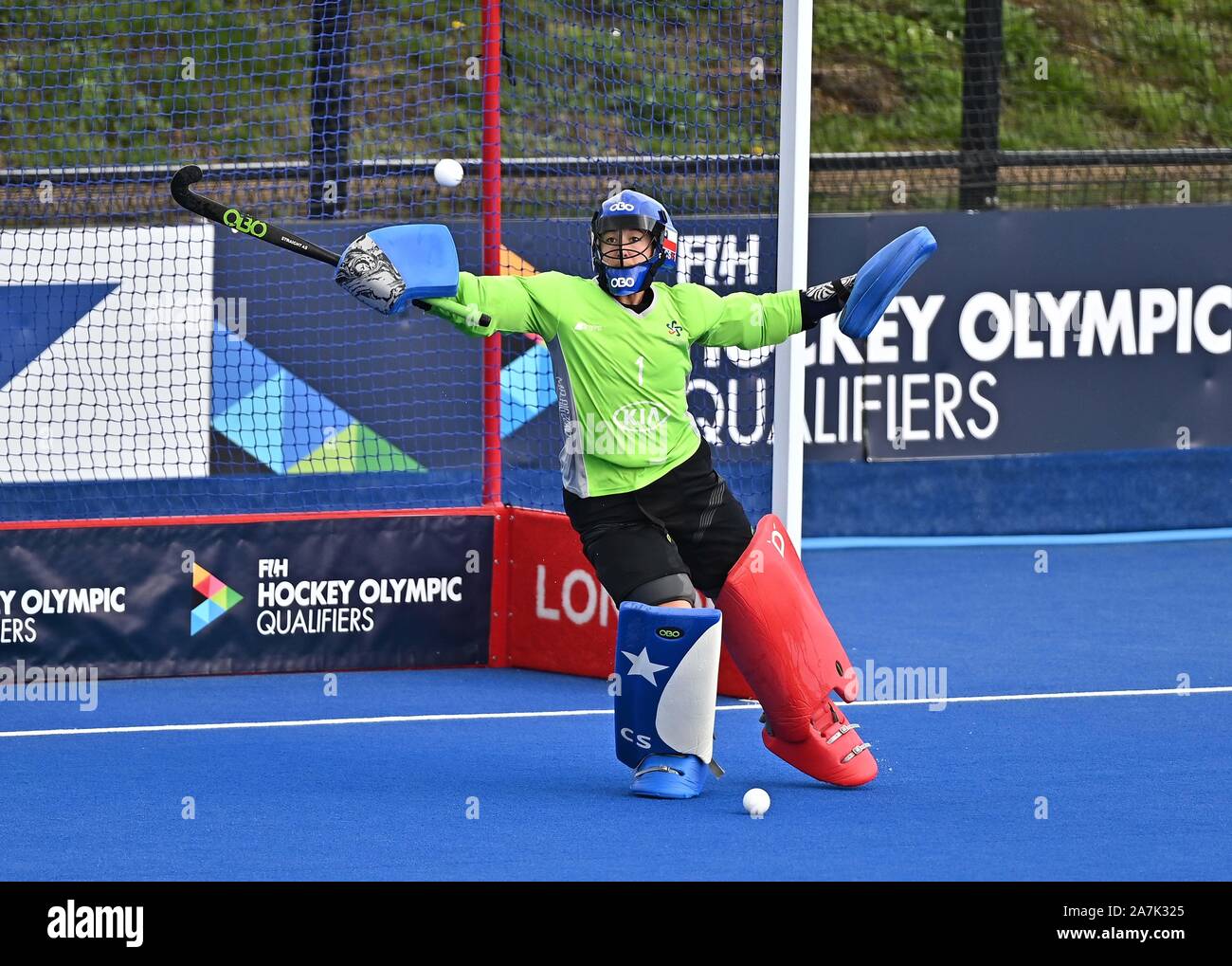 Stratford, London, UK. 3rd November 2019. Claudia Schuler (Chile, goalkeeper) during the warm up. Great Britain v Chile. FIH Womens Olympic hockey qualifier. Lee Valley hockey and tennis centre. Stratford. London. United Kingdom. Credit: Sport In Pictures/Alamy Live News Stock Photo