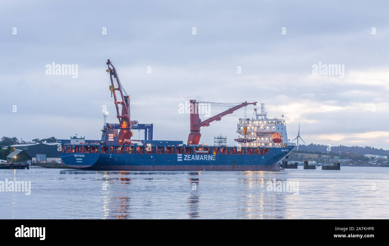 Rushbrooke, Cork, Ireland. 03rd November, 2019. Cargo ship Zea Focus uses her hoists  to load sections of Gantry Cranes on to her deck at the Dockyard in Rushbrooke, Co. Cork, Ireland. Credit: David Creedon/Alamy Live News Stock Photo