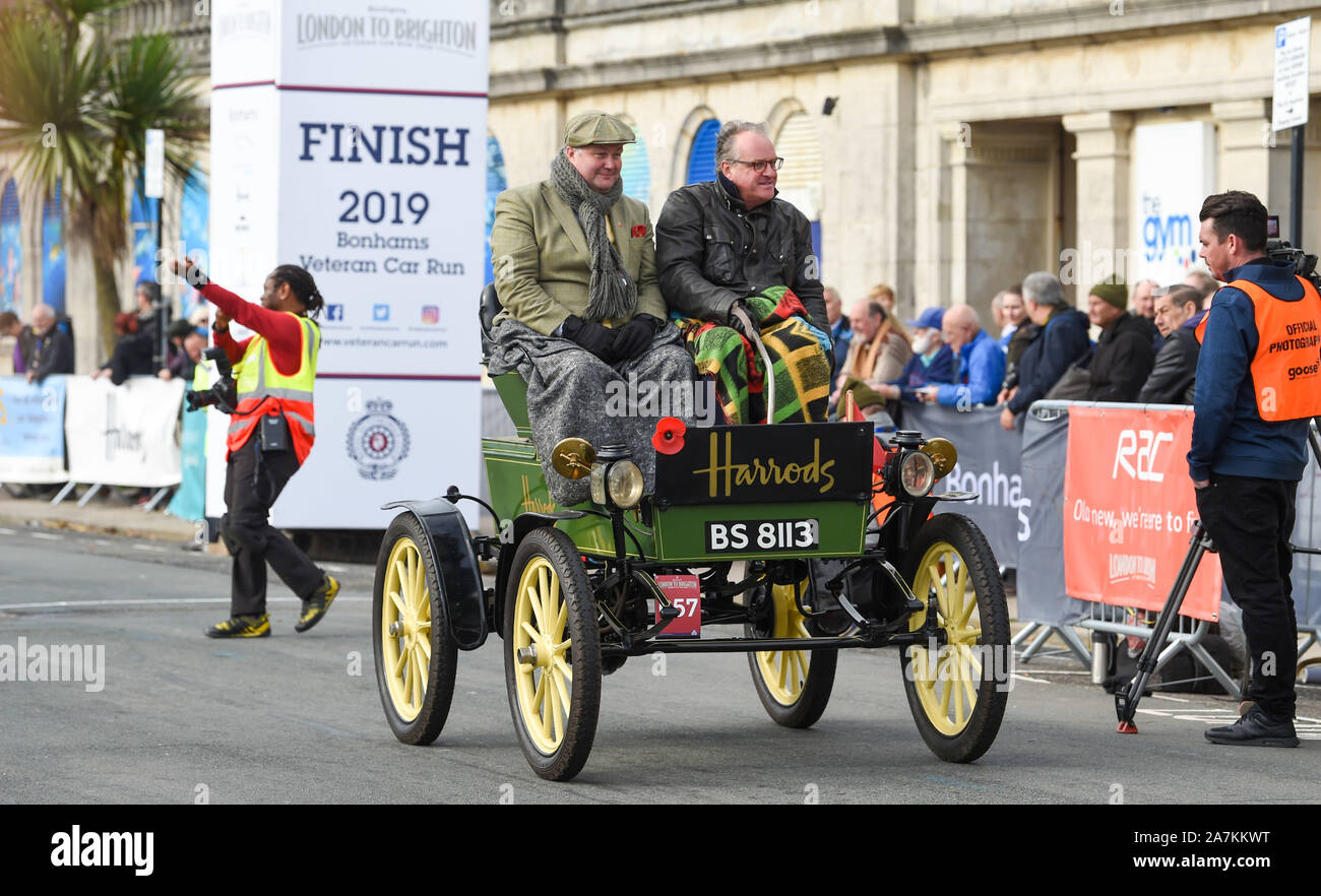 Brighton UK 3rd November 2019 - An electric powered Waverley built in 1901 arrives at the finish of the Bonhams London to Brighton Veteran Car Run. Over 400 pre-1905 cars set off from Hyde Park London early this morning and finish at Brighton's Madeira Drive on the seafront : Credit Simon Dack / Alamy Live News Stock Photo