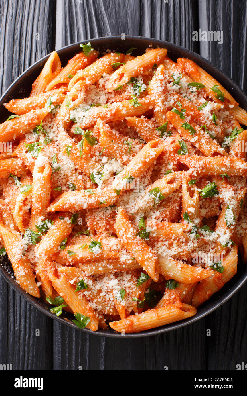 Heavy tomatoes hires stock photography and images Alamy