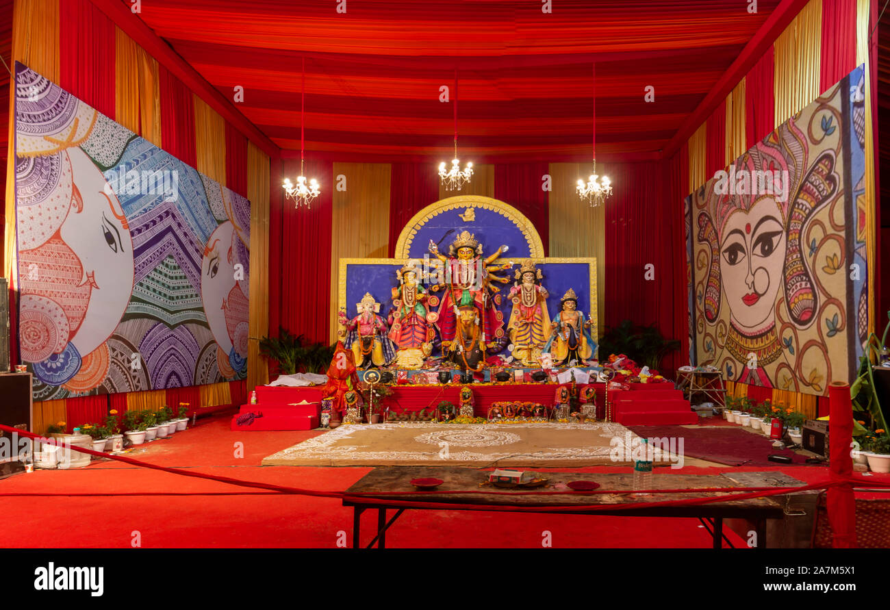 Saint Giri Sr. Sec School , Sarita Vihar , New Delhi , India ,Dt-08 Oct   View Of Durga Idiol In Puja Pandal Stock Photo - Alamy