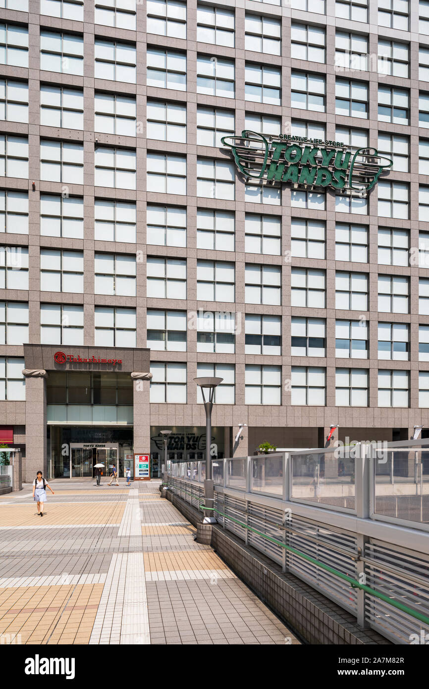 Tokyu Hands Shinjuku in Takashimaya Times Square; Tokyo, Japan Stock Photo  - Alamy