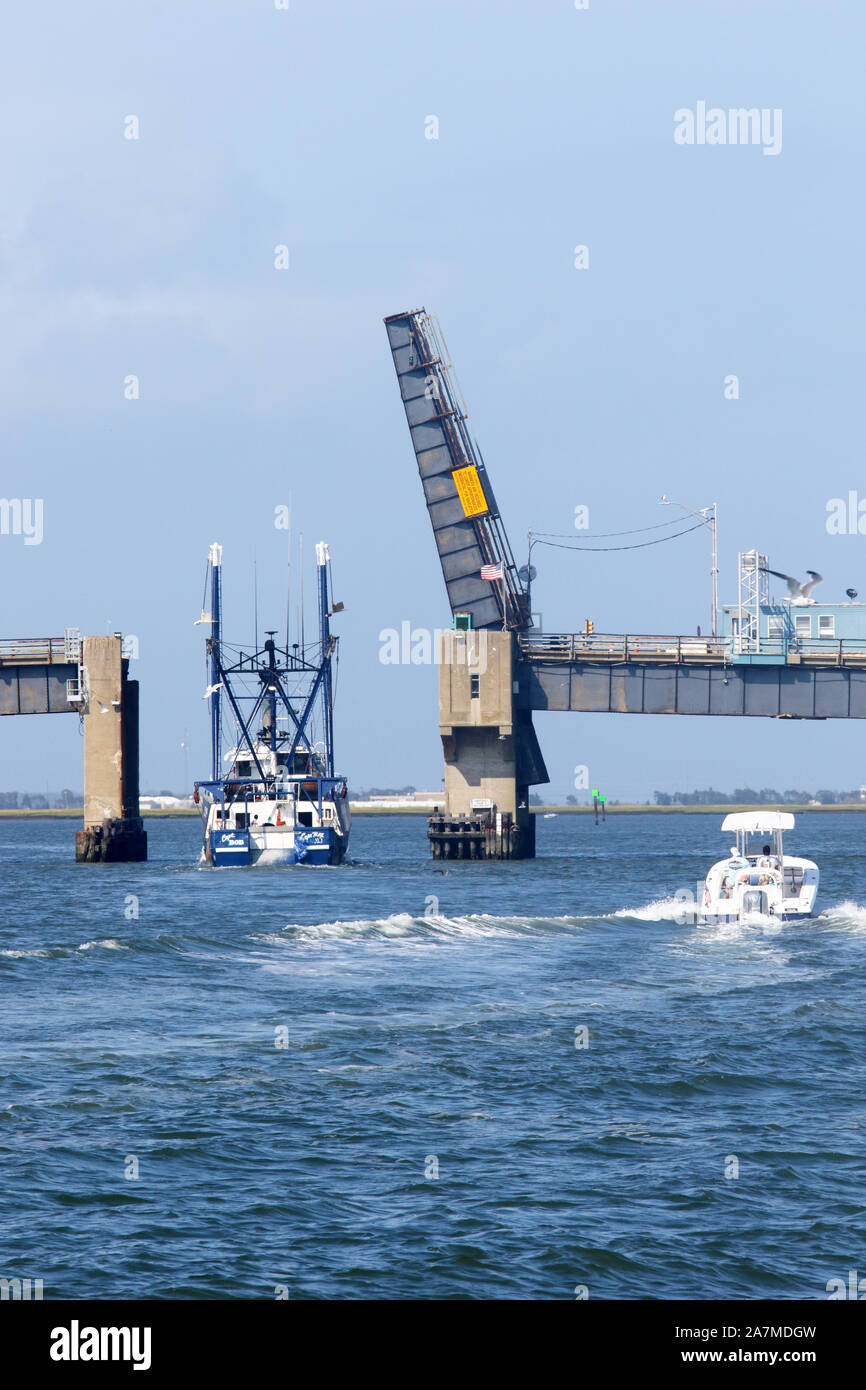 The Middle Thorofare Bridge on Ocean Drive connects Cape May with
