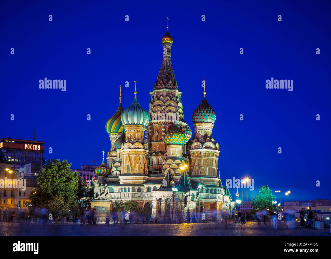 Saint basils cathedral illuminated hi-res stock photography and images ...