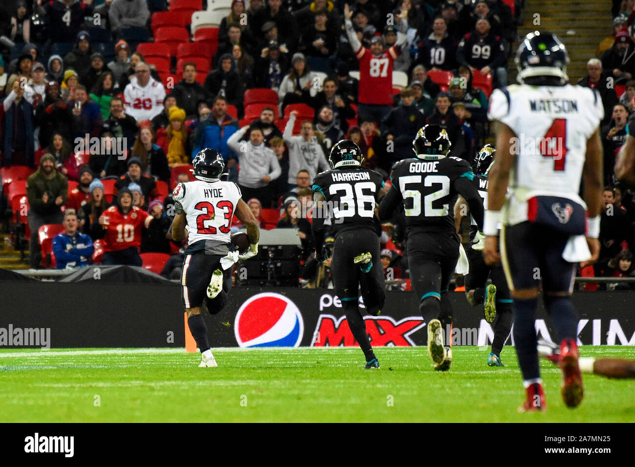 Dallas Cowboys cornerback Nahshon Wright (25) runs a play during the first  half of an NFL football game against the Jacksonville Jaguars, Sunday, Dec.  18, 2022, in Jacksonville, Fla. (AP Photo/Phelan M. Ebenhack Stock Photo -  Alamy