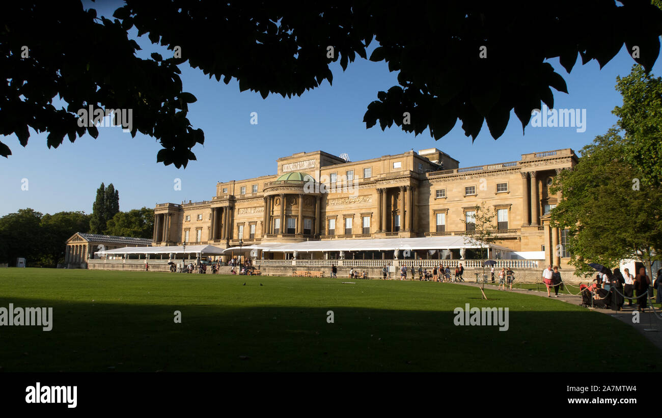 Rear of Buckingham Palace General View GV, London Stock Photo Alamy