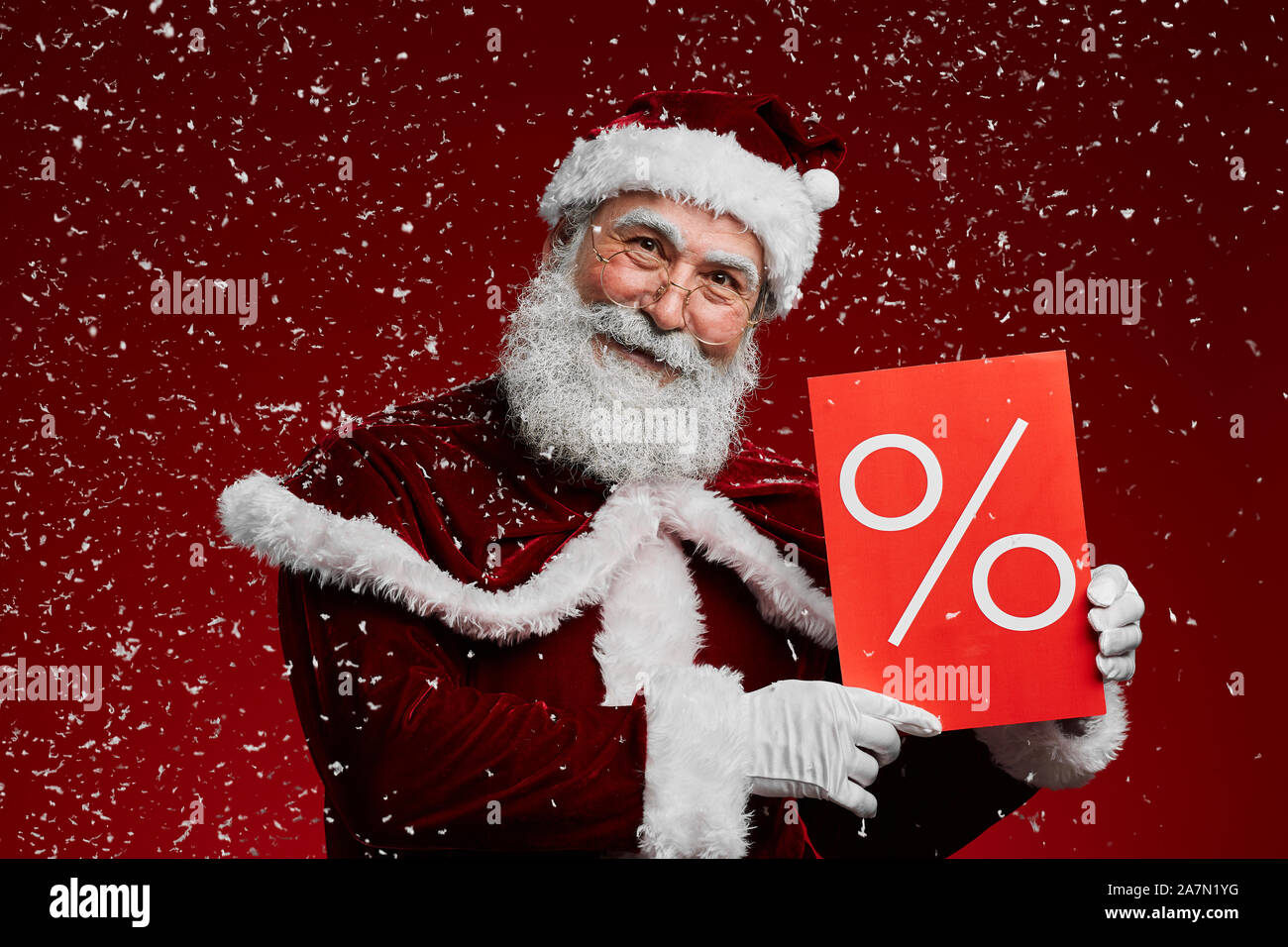 Smiling santa claus hi-res stock photography and images - Alamy