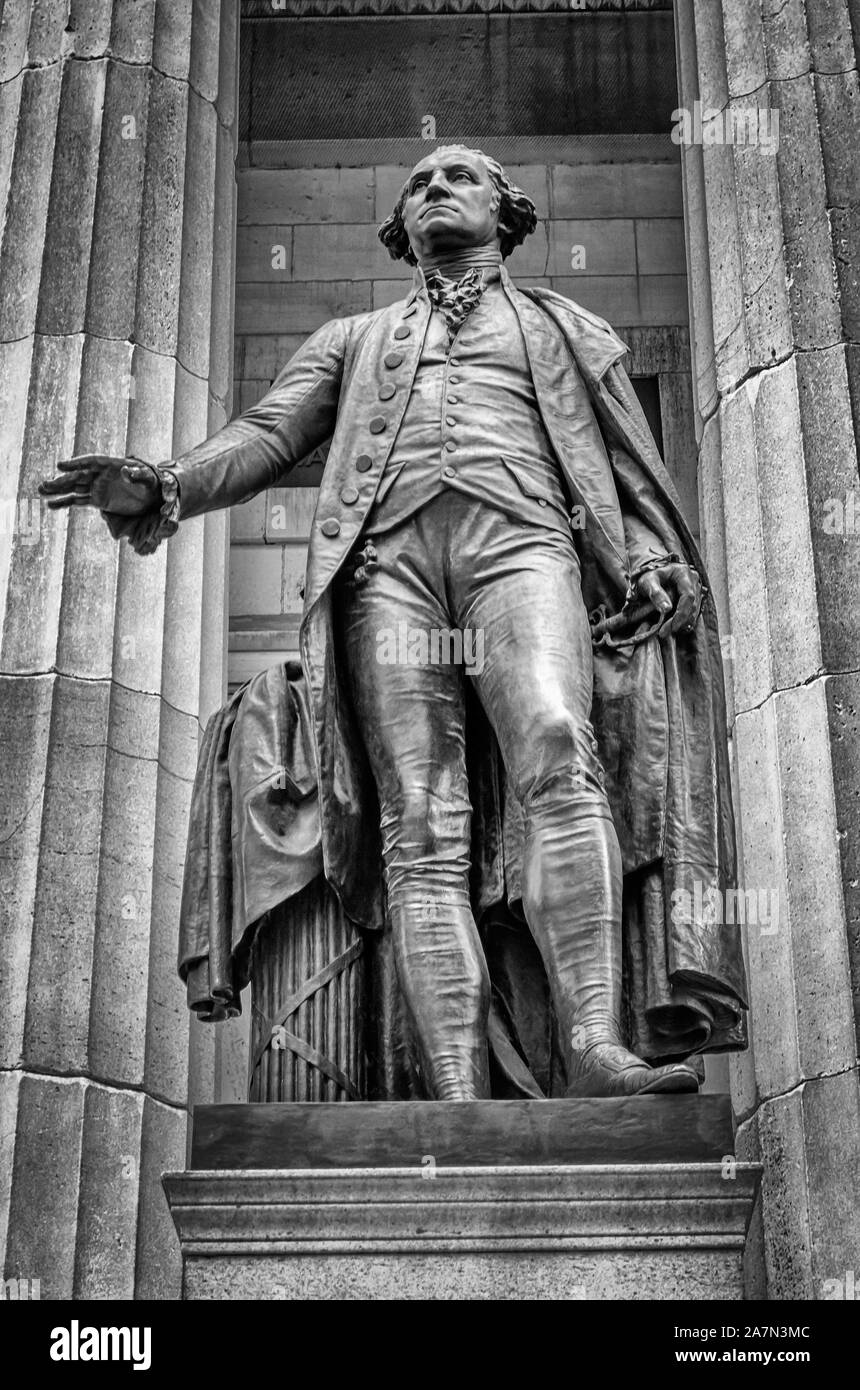 George Washington statue in front of the facade of the Federal Hall ...