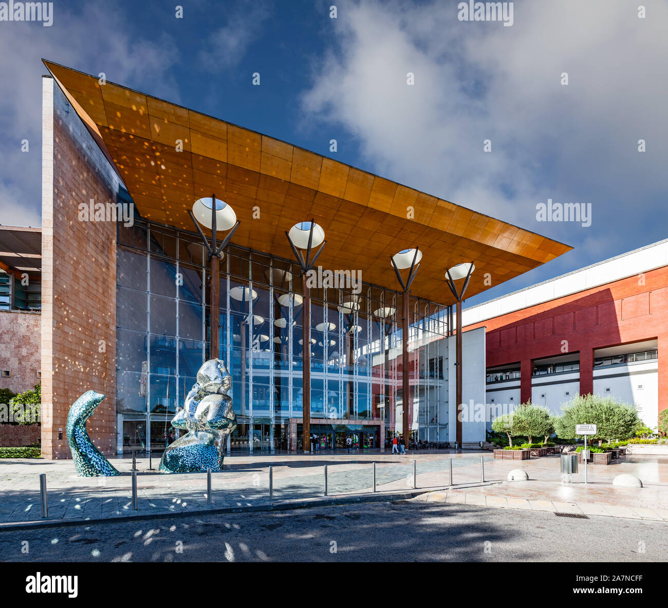 Forum mall hi-res stock photography and images - Alamy