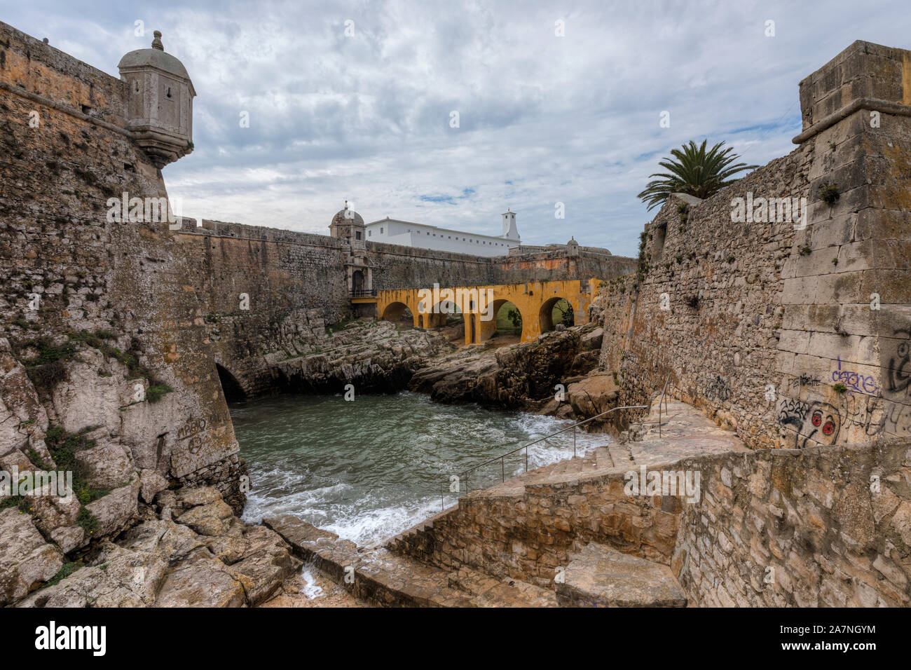 Peniche Fortress Leiria Oeste Portugal Europe Stock Photo Alamy peniche-fortress-leiria-oeste-portugal-europe-stock-photo-alamy