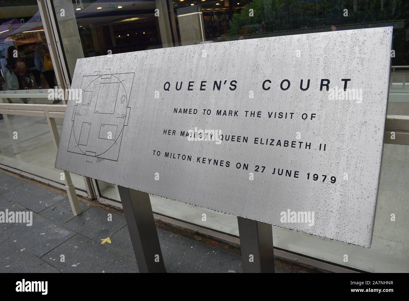 Plaque to commemorate the visit by the Queen to Milton Keynes on 27  June 1979. Stock Photo