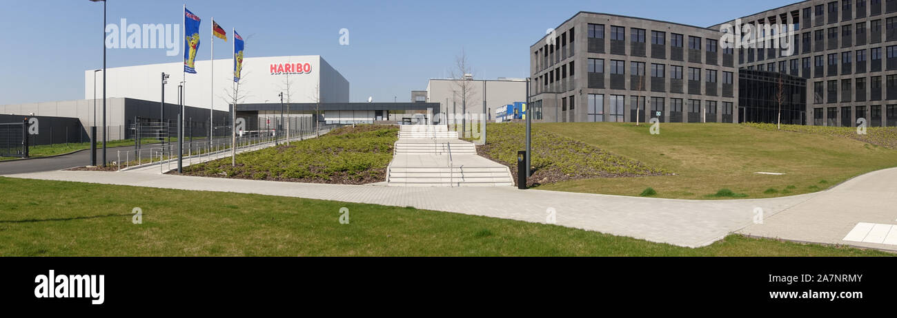 neue  Hauptverwaltung und Produktionsstätte der HARIBO GmbH & CoKG, Europas größtem Süsswarenhersteller, Grafschaft, Rheinland-Pfalz, Deutschland, Stock Photo