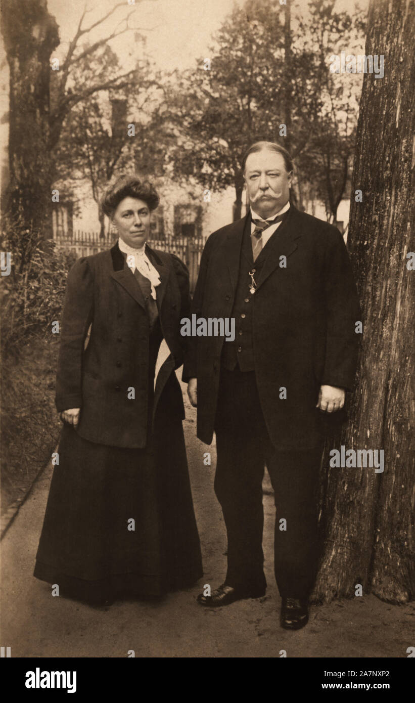 U.S. President William Howard Taft and First Lady Helen Herron Taft, Full-Length Portrait Standing in Garden, Photograph by Brown Brothers, 1909 Stock Photo