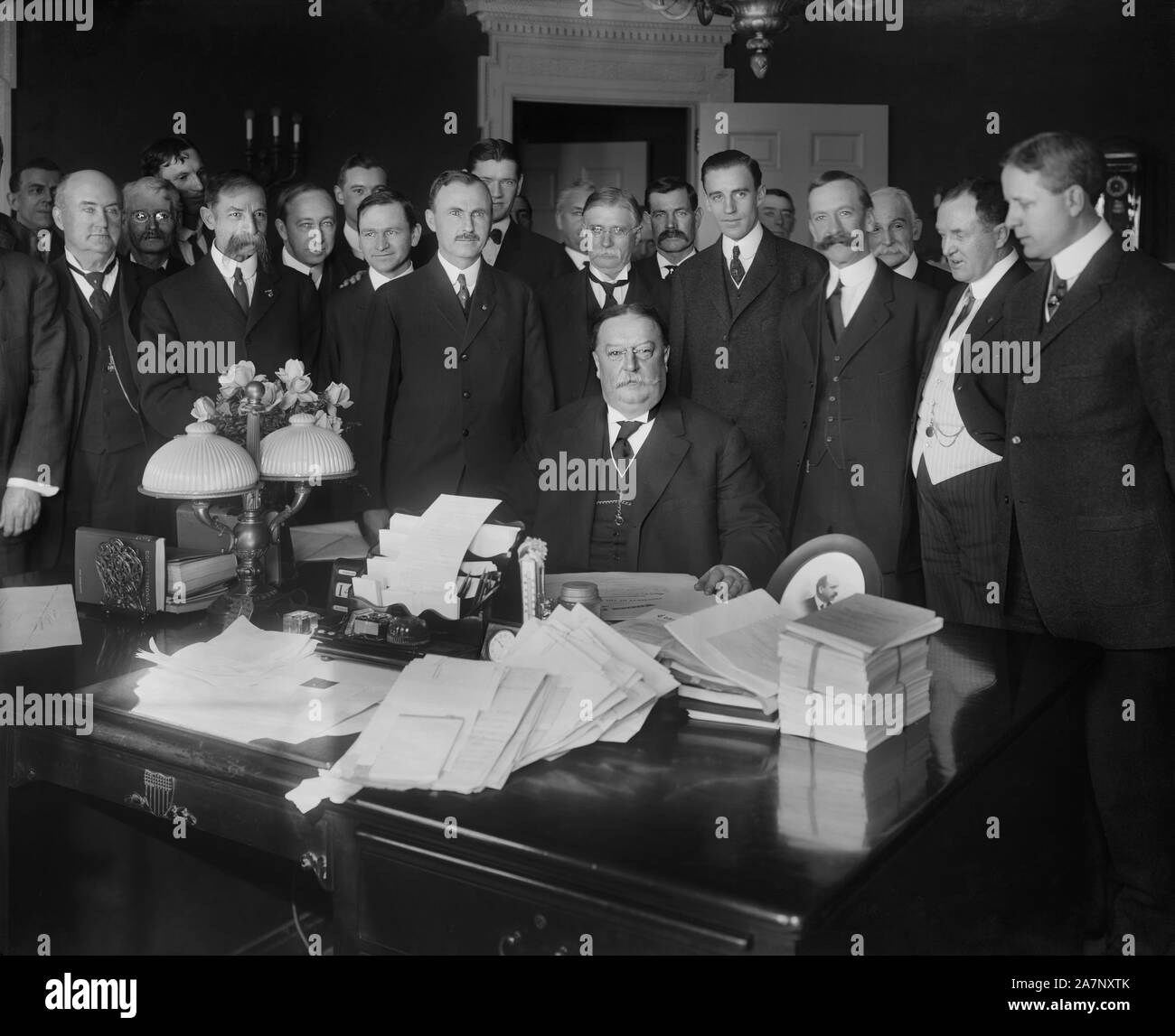 U.S. President William Howard Taft Signing Bill Making Arizona the 48th State of the Union, Washington, D.C., USA, Photograph by Harris & Ewing, February 14, 1912 Stock Photo