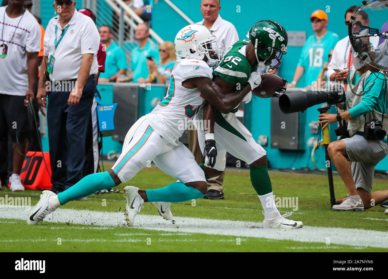 East Rutherford, New Jersey, USA. 8th Sep, 2019. New York Jets wide  receiver Jamison Crowder (82) signals a first down after making a catch  during a NFL game between the Buffalo Bills