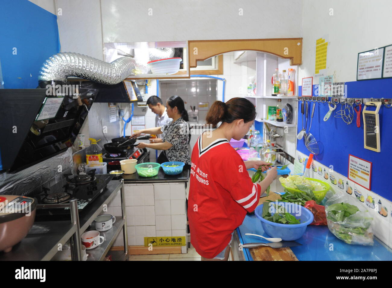 Families Are Cooking In The Shared Kitchen Set Up By First Year Graduate Student Wangrui Next To The Medical Department Of Wuhan University In Wuhan Stock Photo Alamy