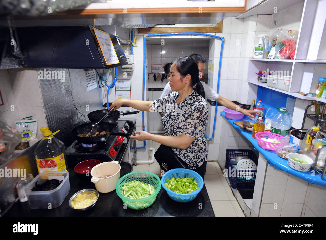 University Student Cooking High Resolution Stock Photography And Images Alamy