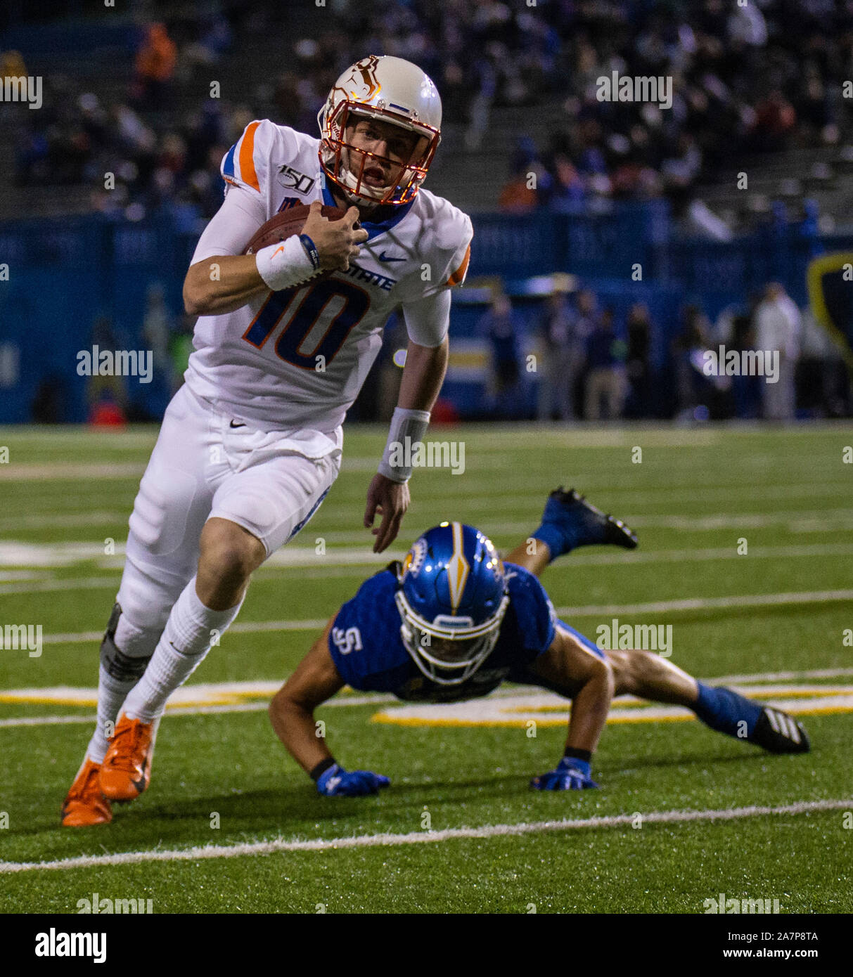 CEFCU Stadium San Jose, CA. 02nd Nov, 2019. San Jose, CA Boise State quarterback Chase Cord (10) runs with the ball and scored a touchdown during the NCAA Football game between Boise State Broncos and the San Jose State Spartans 52-42 win at CEFCU Stadium San Jose, CA. Thurman James/CSM/Alamy Live News Stock Photo