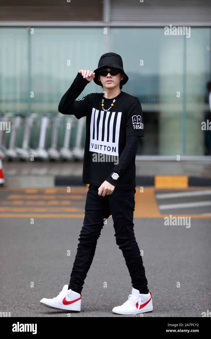 CHINESE WU YIFAN FASHION OUTFIT BEIJING AIRPORT – Stock Editorial
