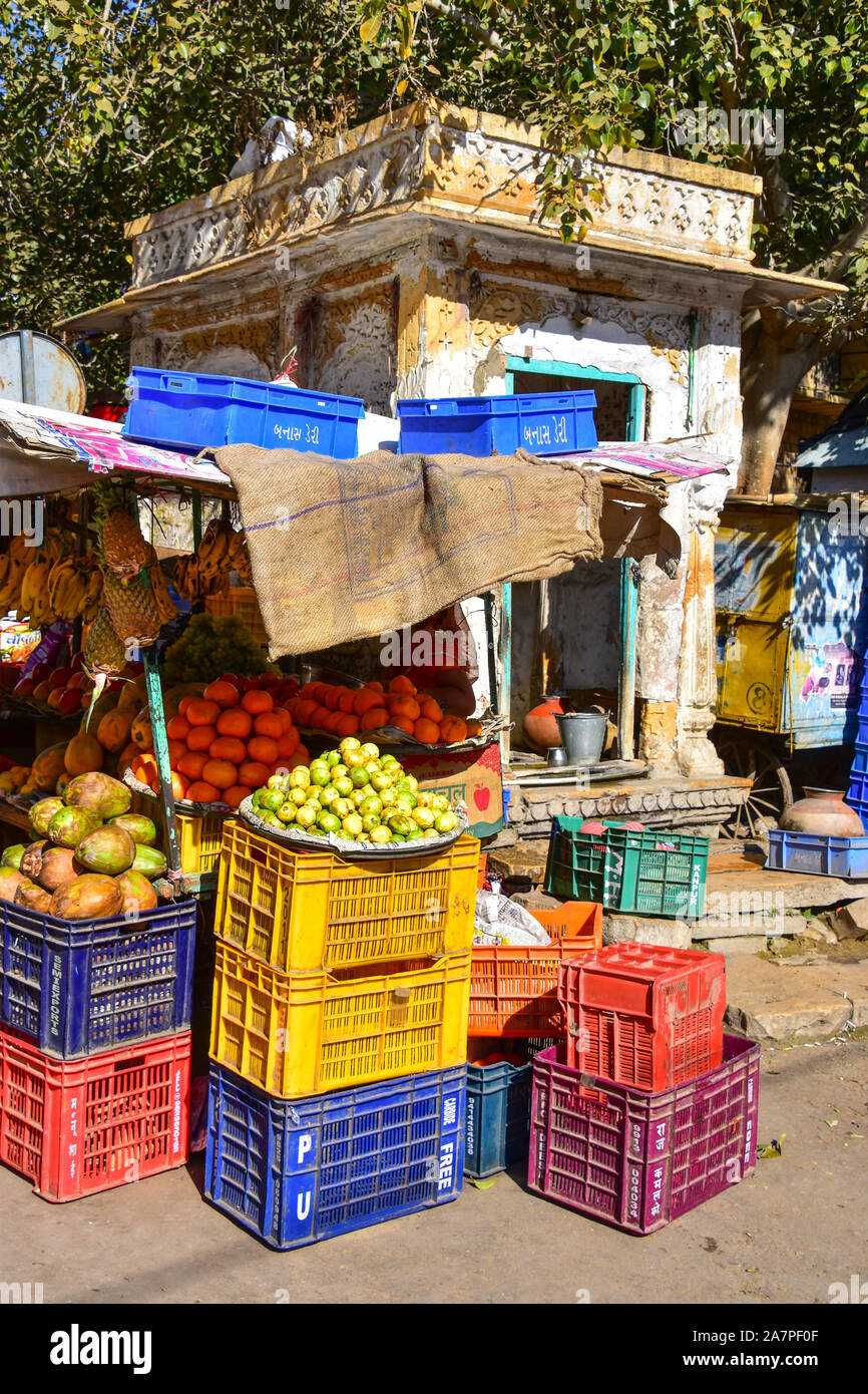 Indian Market Stall in front of ornate building, Jaisalmer, Rajasthan, India Stock Photo