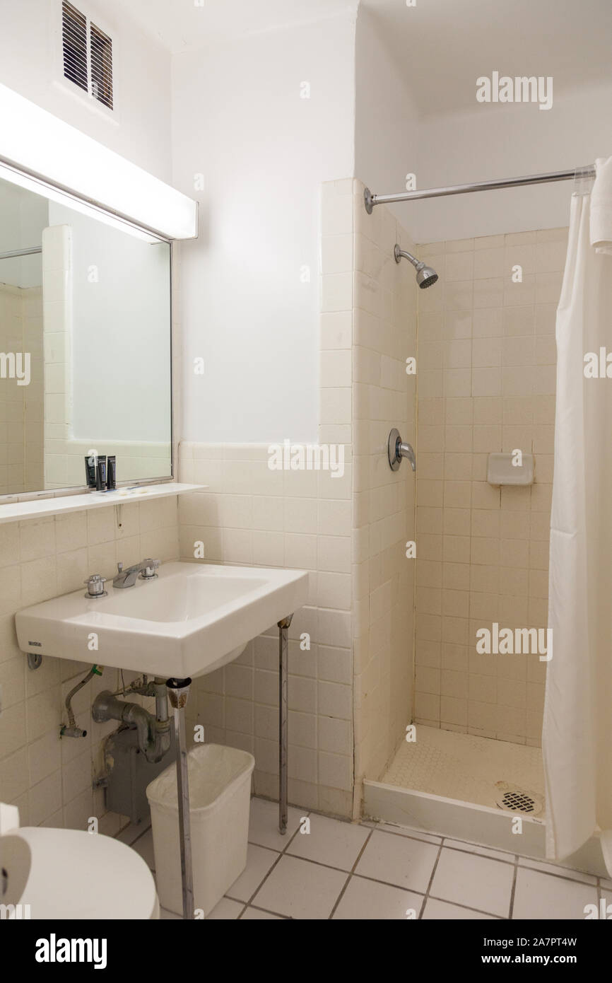 Bathroom, Hotel Pennsylvania, 7th Ave, New York City, United States of America Stock Photo